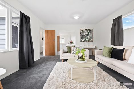 Photo of property in 43 Russell Road, Wainuiomata, Lower Hutt, 5014