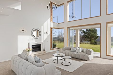 Photo of property in 189 Vaughans Road, Okura, Albany, 0792