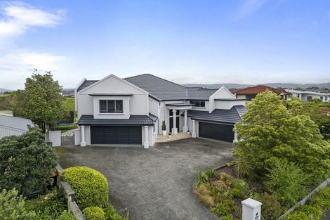 Photo of property in 33 Ruapehu Drive, Fitzherbert, Palmerston North, 4410