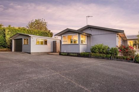 Photo of property in 1/60 Selwyn Crescent, Forrest Hill, Auckland, 0620
