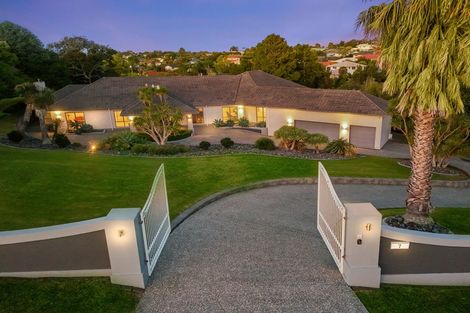 Photo of property in 7 Burgundy Park Avenue, Henderson, Auckland, 0612