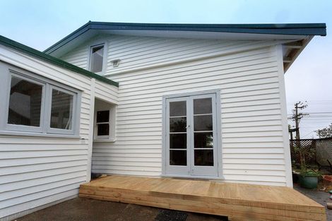 Photo of property in 11 Clayburn Road, Glen Eden, Auckland, 0602