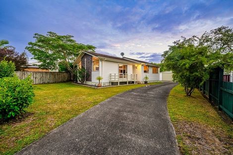 Photo of property in 4 Tangelo Place, Bucklands Beach, Auckland, 2012