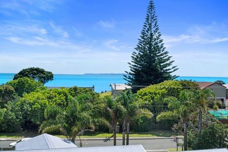 Photo of property in 1061 Papamoa Beach Road, Papamoa Beach, Papamoa, 3118