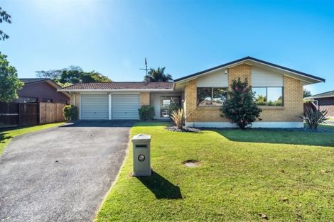 Photo of property in 10 Donzella Place, Conifer Grove, Takanini, 2112