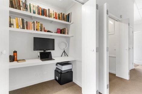 Photo of property in 57 Oxford Street, Martinborough, 5711