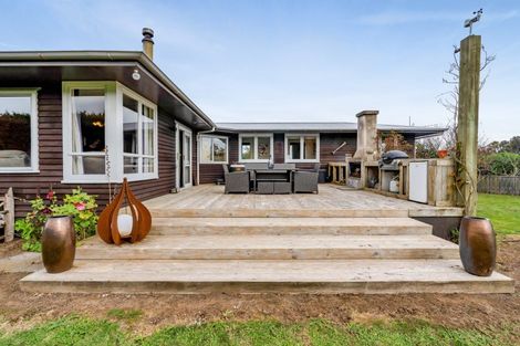 Photo of property in 5883 Mountain Road, Normanby, Hawera, 4673