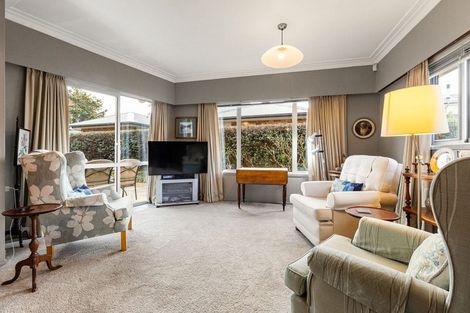 Photo of property in 24 Queen Street, Cambridge, 3434