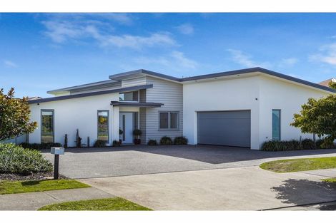 Photo of property in 27 Sovereign Boulevard, Kaiapoi, 7630