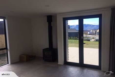 Photo of property in 1 Alandale Place, Wanaka, 9305
