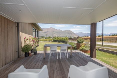 Photo of property in 27 Matipo Street, Wanaka, 9305