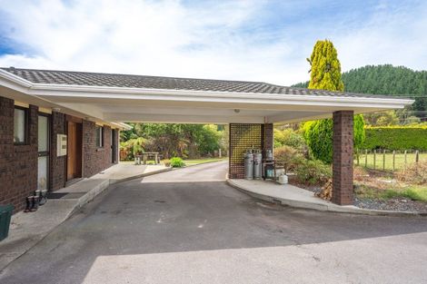 Photo of property in 185 Waitohu Valley Road, Otaki, 5583