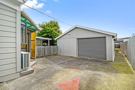 Photo of property in 21 Edgeware Road, Palmerston North, 4410