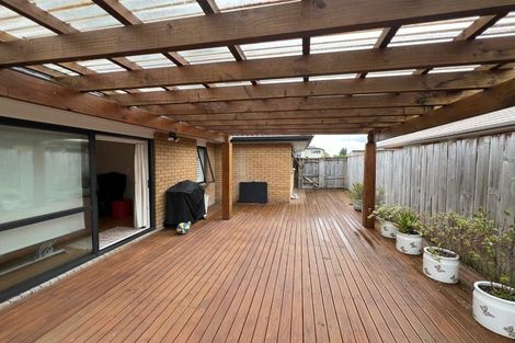 Photo of property in 8 Hansen Place, Takanini, 2112