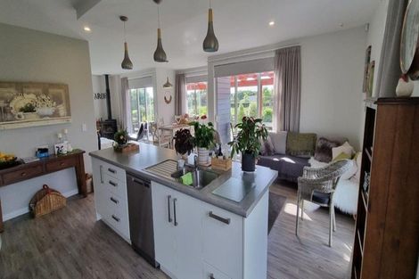 Photo of property in 9 Waipuna Grove, Levin, 5571