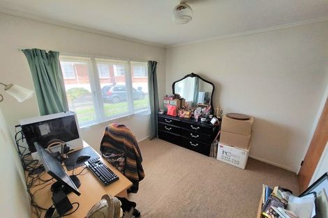 Photo of property in 1/27 Exmouth Road, Northcote, Auckland, 0627