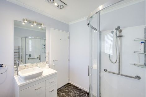 Photo of property in 104a Terrace Road, Parkvale, Hastings, 4122