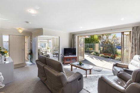 Photo of property in 22 Mokihi Gardens, Hillmorton, Christchurch, 8024