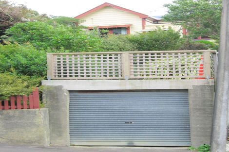 Photo of property in 24 Lincoln Street, Brooklyn, Wellington, 6021