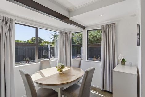 Photo of property in 72 Elizabeth Street, Waikanae, 5036