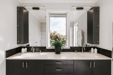 Photo of property in 40 Broadwater Close, Pyes Pa, Tauranga, 3112