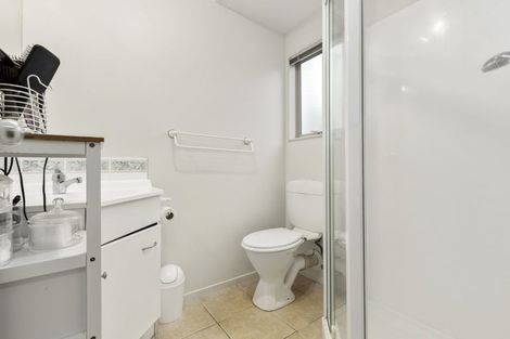 Photo of property in 22 Carisbrook Crescent, Papakura, 2110