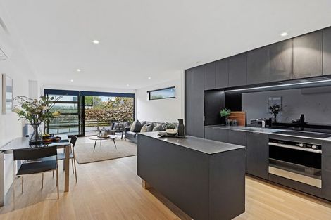 Photo of property in 138e Holly Road, St Albans, Christchurch, 8014