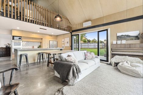 Photo of property in 19 Grandview Road, Lake Hawea, 9382