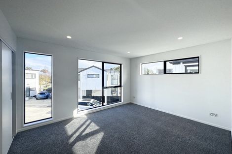 Photo of property in 3b Glennandrew Drive, Half Moon Bay, Auckland, 2012