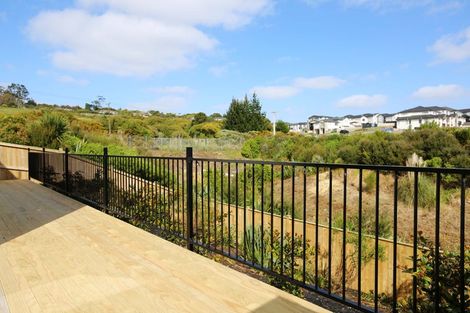 Photo of property in 24 Ballyalton Crescent, Flat Bush, 2019