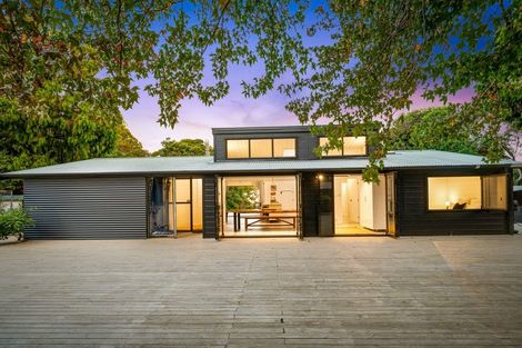 Photo of property in 192 Mountain Road, Henderson Valley, Auckland, 0612