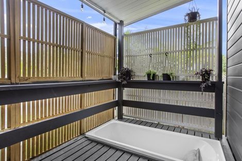 Photo of property in 5 Weranui Road, Waiwera, Orewa, 0994