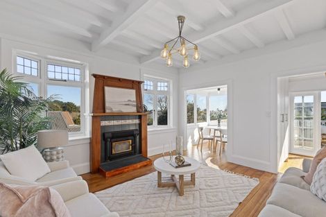 Photo of property in 16 Bulteel Street, New Plymouth, 4310