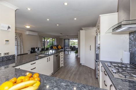 Photo of property in 4 Consort Close, Paraparaumu Beach, Paraparaumu, 5032