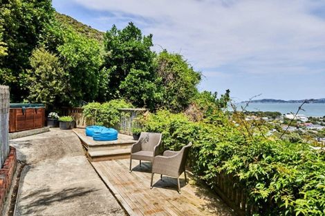 Photo of property in 3 Mackenzie Road, Eastbourne, Lower Hutt, 5013