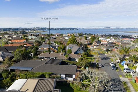 Photo of property in 15 Glucina Avenue, West Harbour, Auckland, 0618