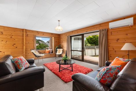 Photo of property in 47 Albatross Close, Whitby, Porirua, 5024