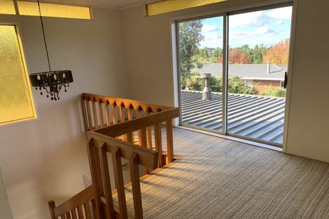 Photo of property in 60 Chelsea View Drive, Chatswood, Auckland, 0626