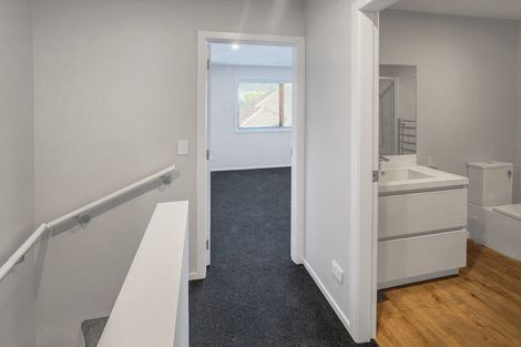 Photo of property in 5b Bathurst Street, Silverstream, Upper Hutt, 5019