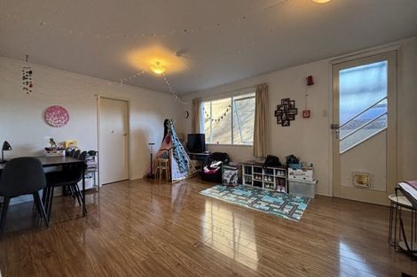 Photo of property in 51 Hawker Street, Mount Victoria, Wellington, 6011