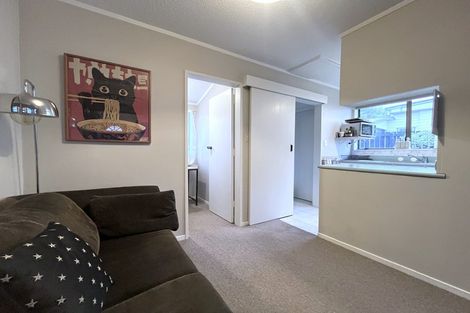 Photo of property in 7b Ladbrooke Drive, Newlands, Wellington, 6037
