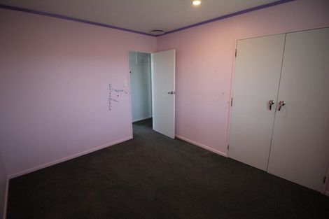 Photo of property in 14b Bayswater Place, Newlands, Wellington, 6037