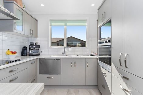 Photo of property in Waterview Estate, 86/4 Greystone Place, Omokoroa, 3114