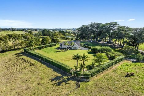 Photo of property in 221 Amreins Road, Taupaki, Henderson, 0782