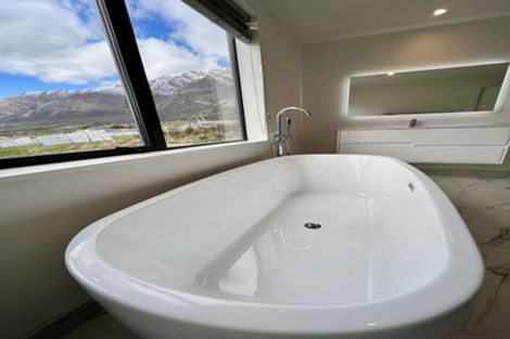 Photo of property in 3 Muster Road, Jacks Point, 9371