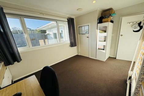 Photo of property in 50 Black Rock Road, Newlands, Wellington, 6037