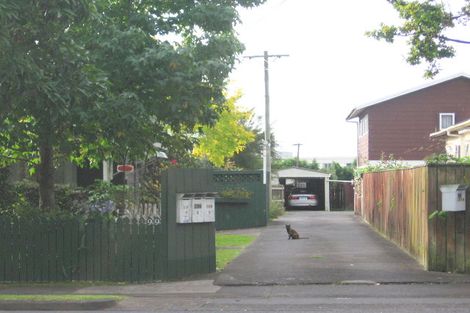 Photo of property in 1/399 West Coast Road, Glen Eden, Auckland, 0602