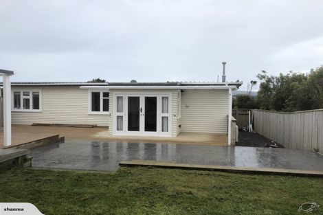Photo of property in 54 Horokiwi Road West, Newlands, Wellington, 6037