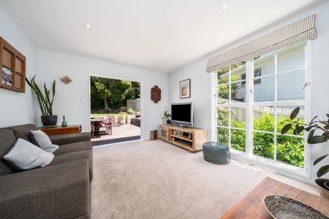 Photo of property in 2 Newnham Court, Tawa, Wellington, 5028