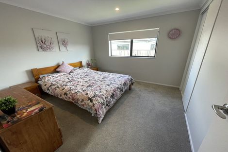 Photo of property in 19 Richard Petterd Way, Swanson, Auckland, 0614